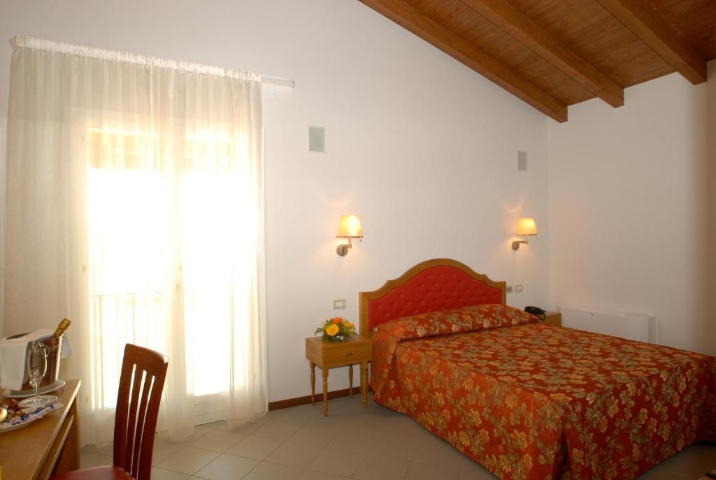 Double Room,15896636:JPEG